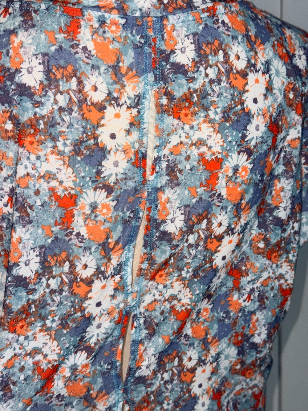 The North Face Women’s Small Floral Cap Sleeve Keyhole Back Active Top - Picture 5 of 13
